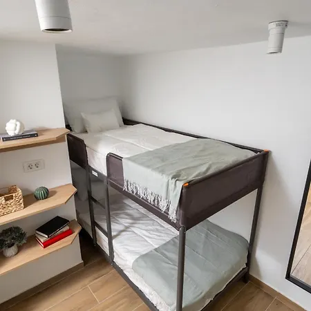 Central New 12 Sqm Room Bucarest Esterno foto