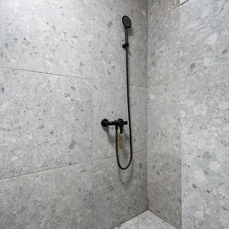 Central New 12 Sqm Room Bucarest Esterno foto